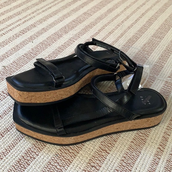 a new day Shoes - ✨2 for $15✨ Square toed black sandals with cork detailed platform!